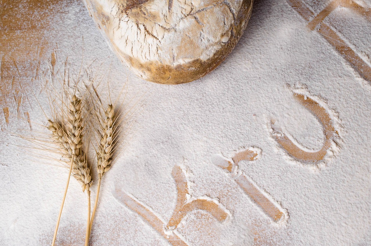 Pokušina jedi iz lokalne moke in lokalnih rib