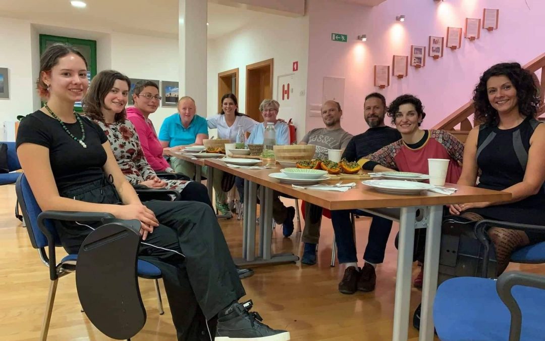 Zavestna ustvarjalnica žive kuhinje